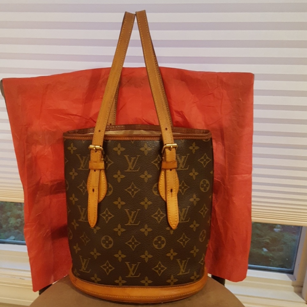 Authentic Louis Vuitton PM petite  Bucket  bag
